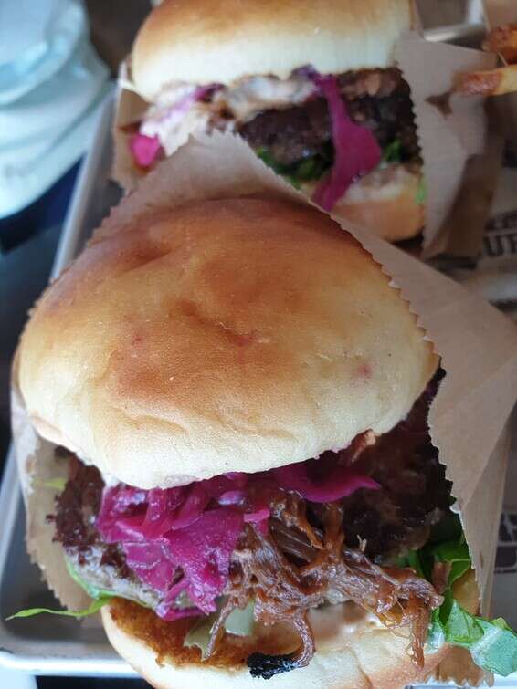 המבורגר בלוויתן // צילום: שמעון יעיש